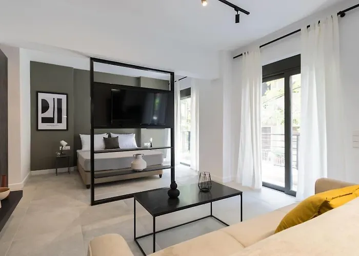 Academy Elegant Apartment #101