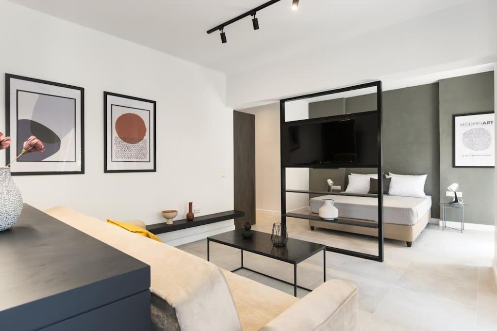 Academy Elegant #101 * Athen