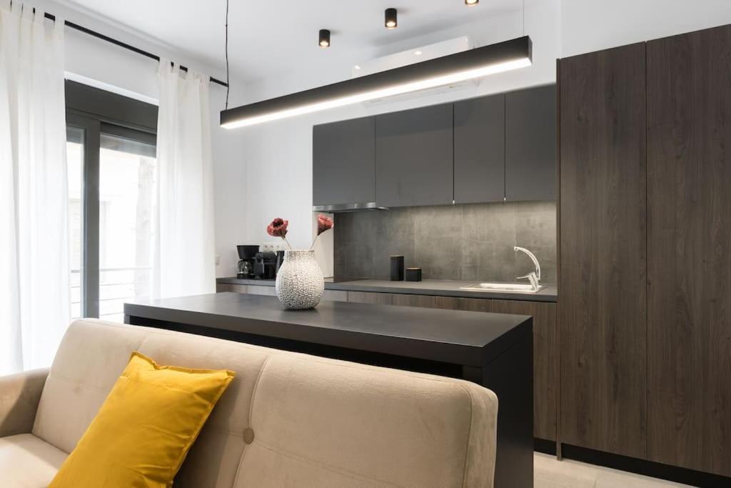 Academy Elegant #101 * Athen